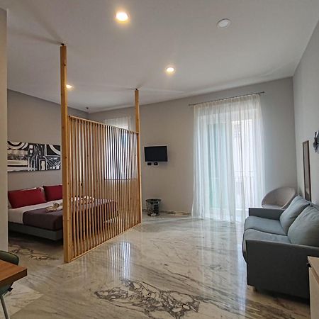Lily Apartments Палермо Екстериор снимка