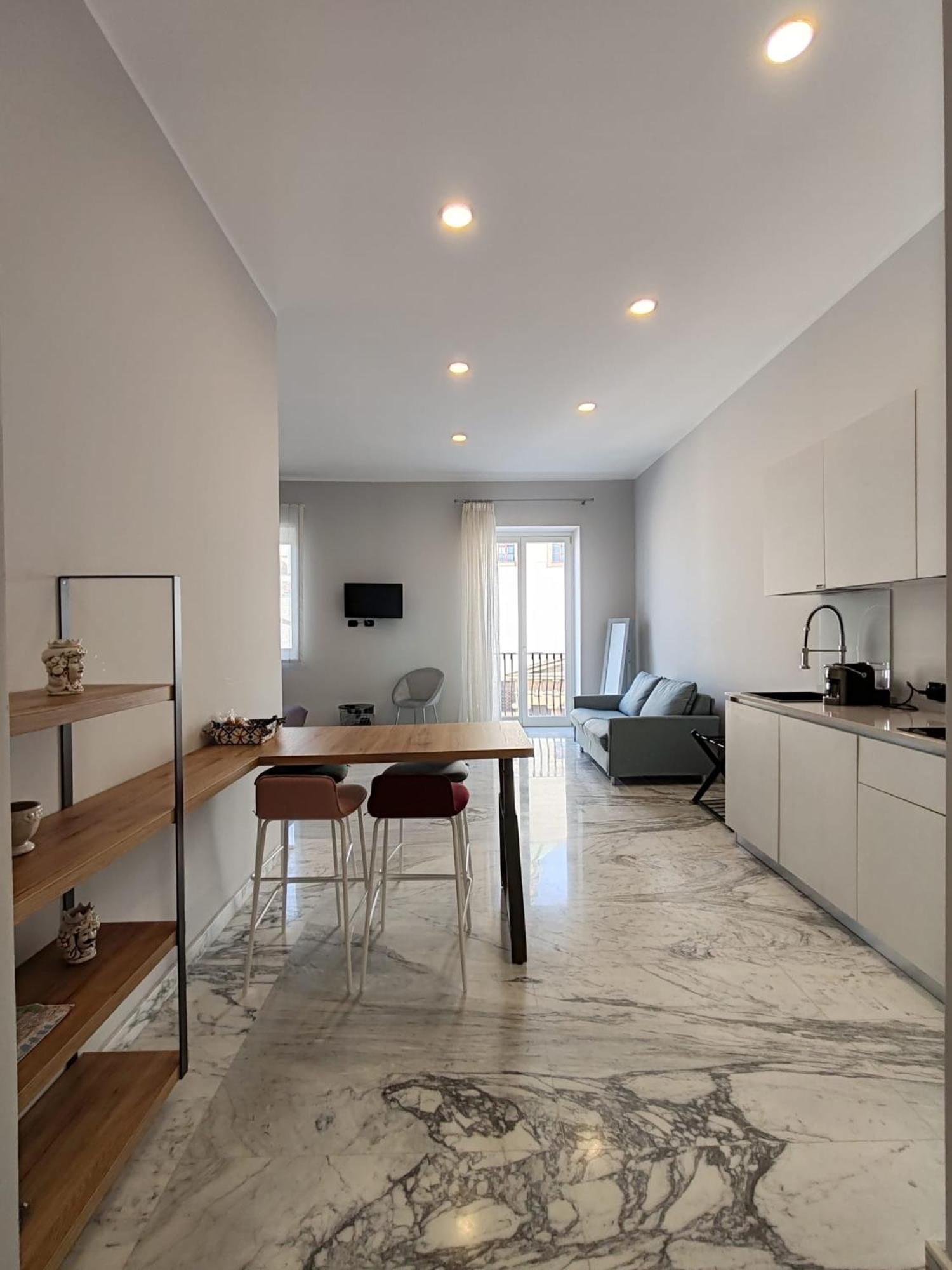 Lily Apartments Палермо Екстериор снимка