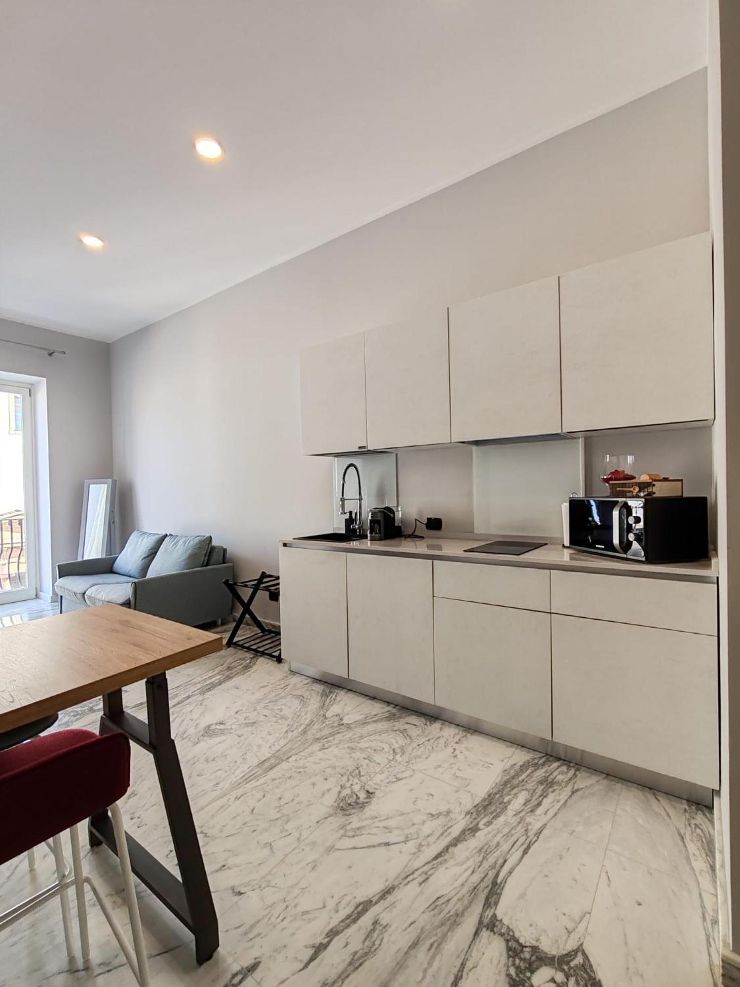 Lily Apartments Палермо Екстериор снимка
