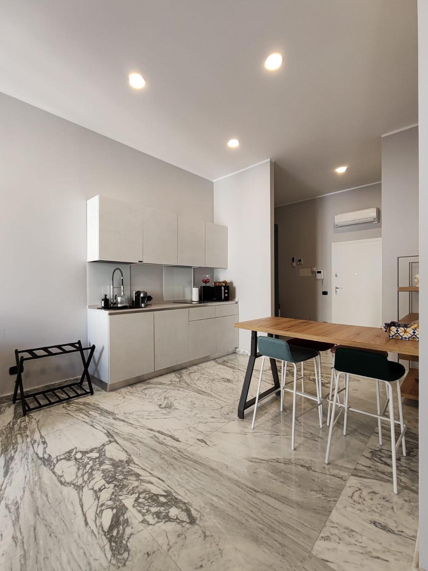 Lily Apartments Палермо Екстериор снимка