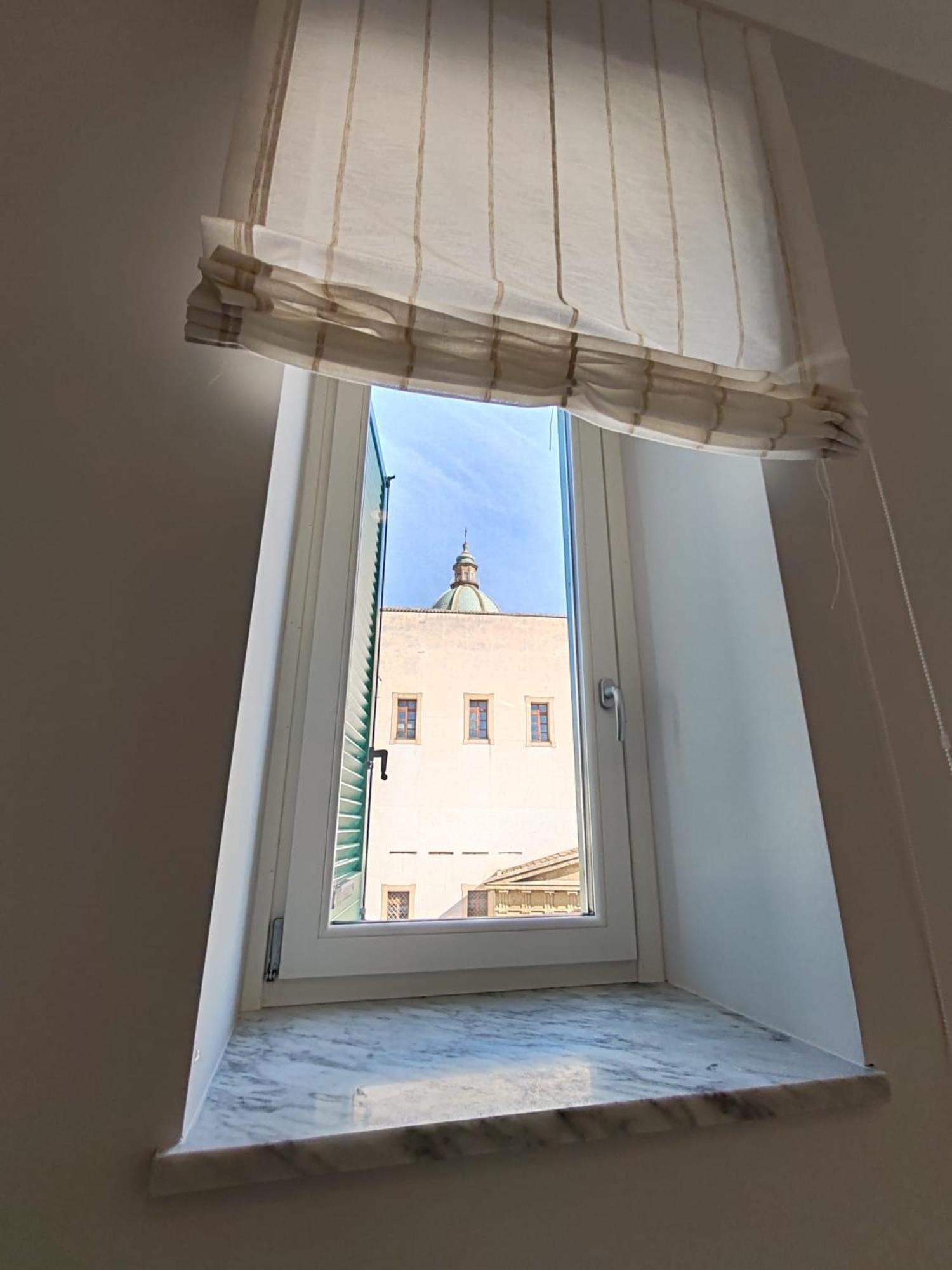 Lily Apartments Палермо Екстериор снимка